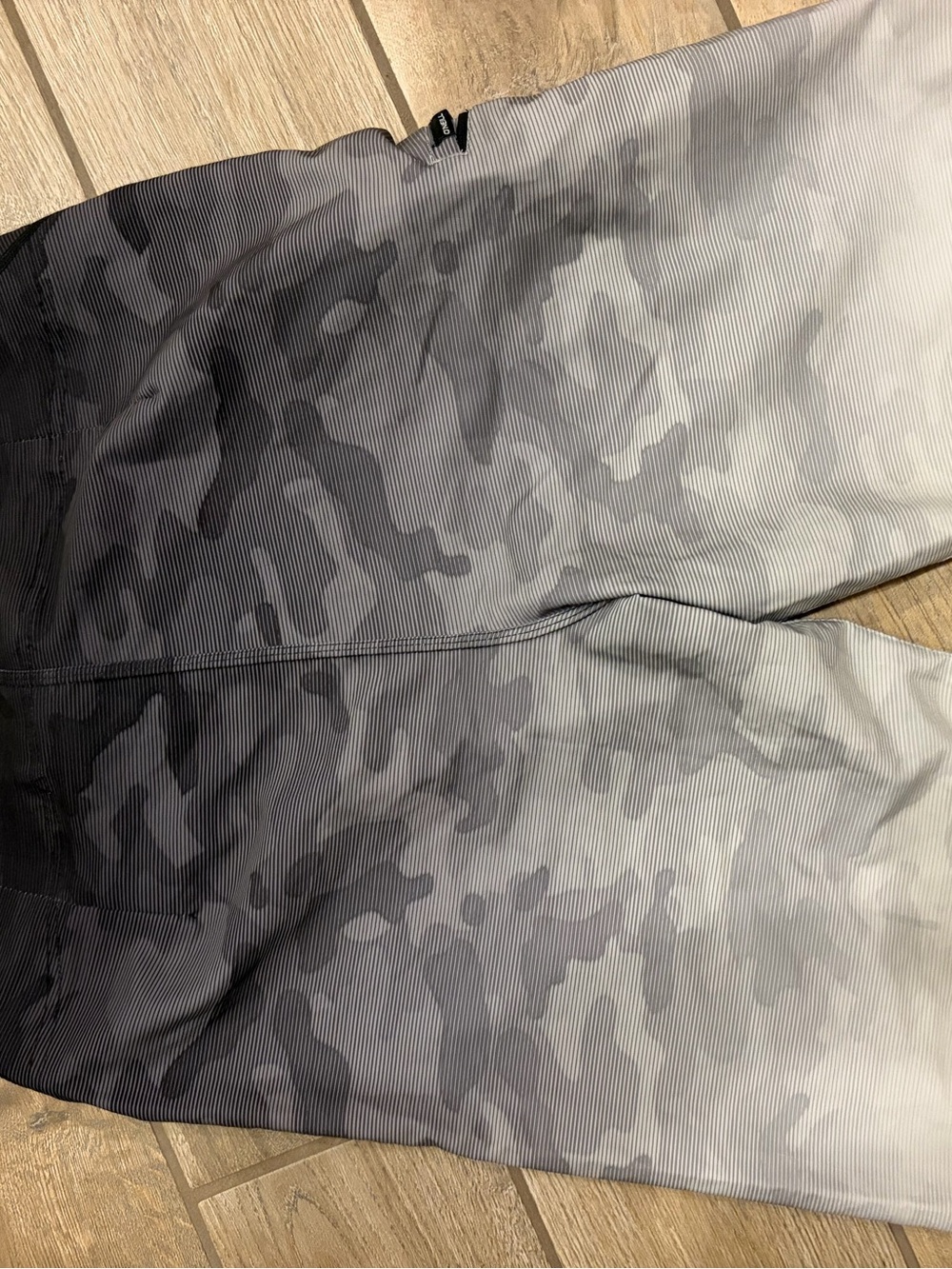 O'Neill Men's Gray Ombre Camo Swim Trunks size 31 - Picture 6 of 7